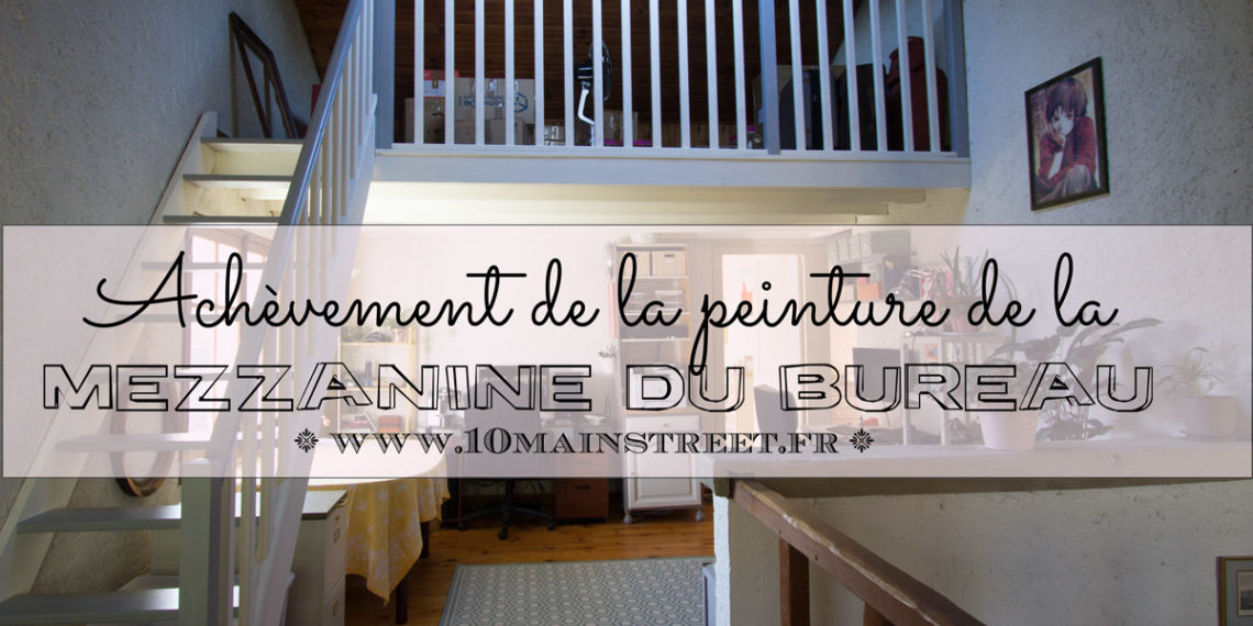 Les poutres et le plafond : achèvement de la mezzanine du bureau