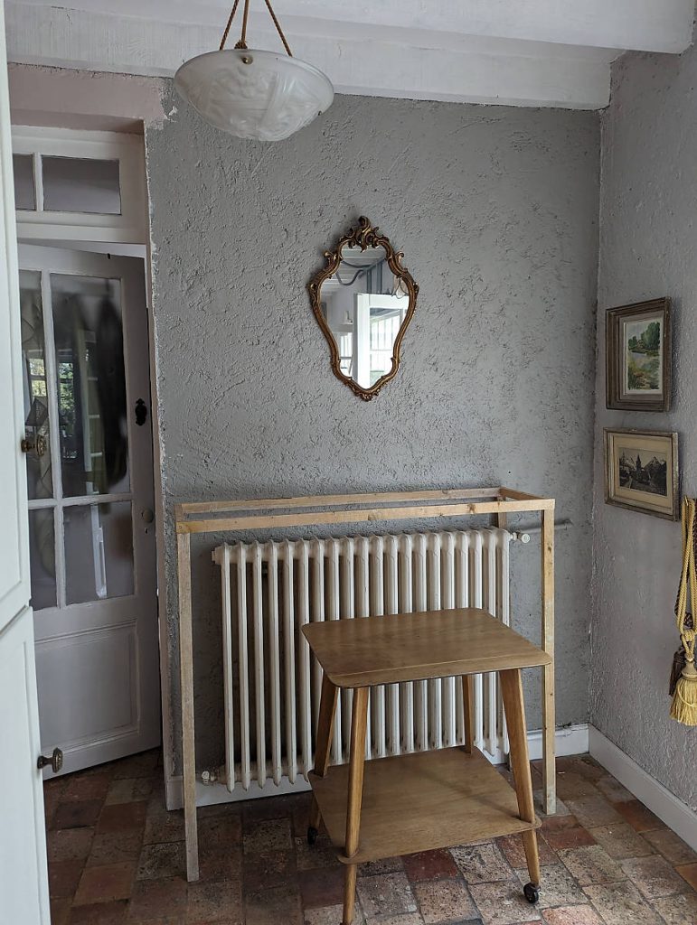 Maquette de la structure de base de la bibliothèque cache-radiateur