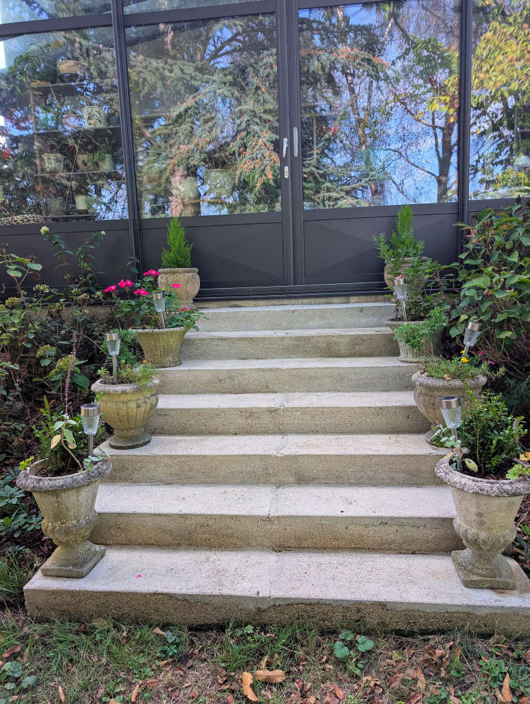 Réinstallation des pots sur l'escalier