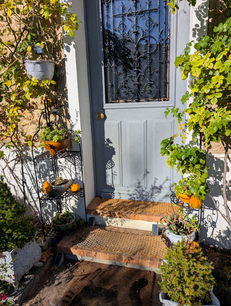 touches automnales devant la maison